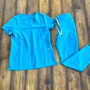 Brand new figs scrub set